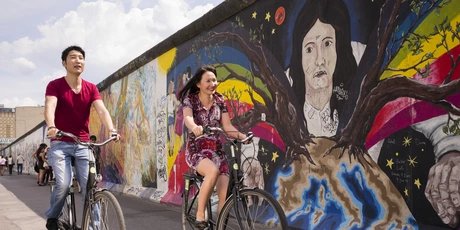 Sightseeing East Side Gallery
