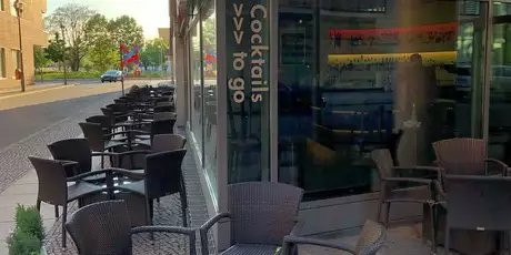 Außenbereich der POSH Bar