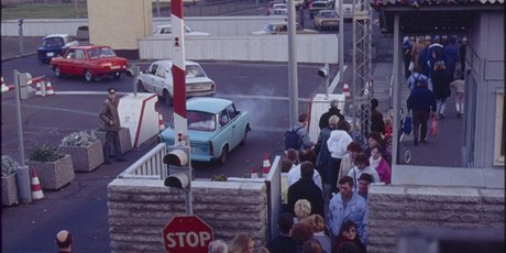 Ein- und Ausreiseverkehr an der Grenzübergangsstelle Chausseestraße