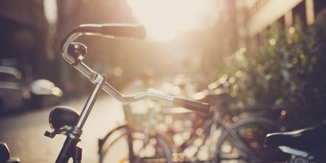 Fahrrad im Gegenlicht