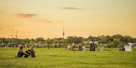 Tempelhofer Feld Berlin en soirée