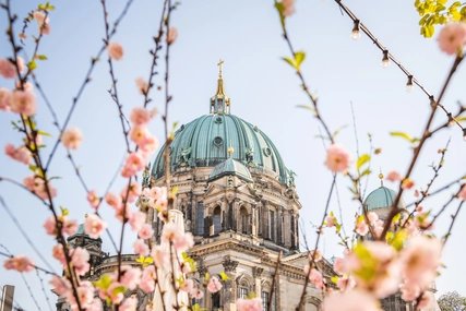 La catedral de Berlín en primavera