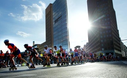 Berlin Marathon with inline skaters at Potsdamer Platz