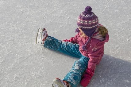 Kind im Eisstadion Wilmersdorf