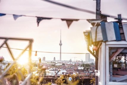 Klunker Kranich mit Blick über Berlin