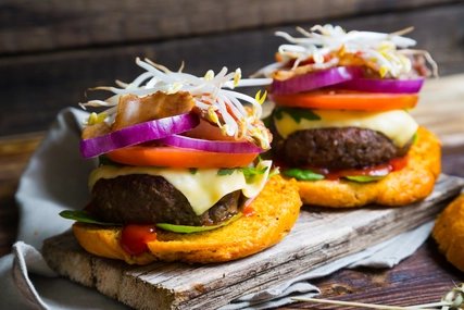 Hamburger au fromage de rue