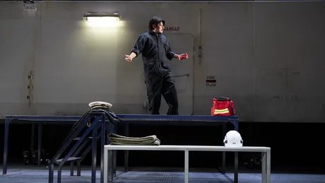 A place of safety>br>A Journey into the Central Mediterranean