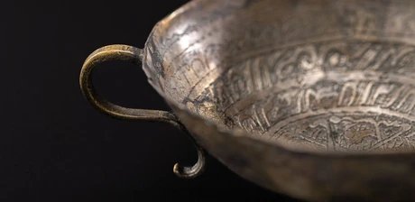 Tasse mit Thronvers auf der Innenseite