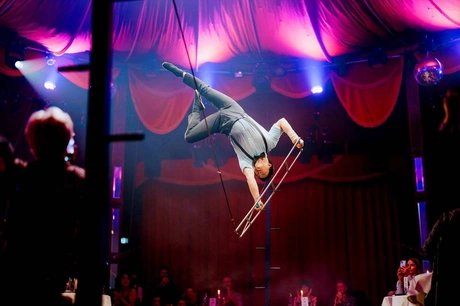 PALAZZO Berlin - Die Dinner Show im Spiegelpalast
