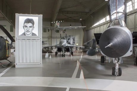 Blick in die Ausstellung "Zwischenlandung"