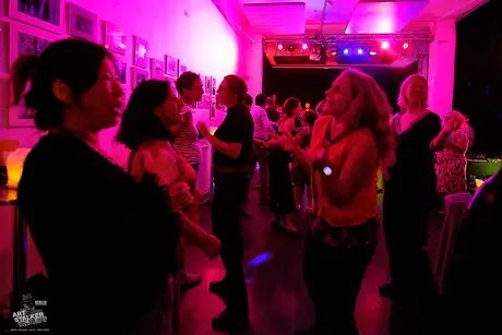 Die Early Bird Party: Der frühe Vogel tanzt den Beat