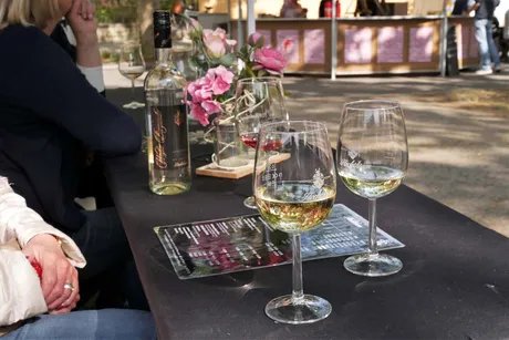 Wein Pfingsten in Westend
