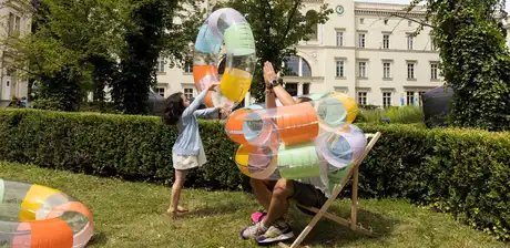 Volkswagen Group Art4All Family Sunday Sommerprogramm 2024 im Hamburger Bahnhof