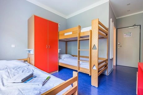 Dreibettzimmer mit Dusche/WC