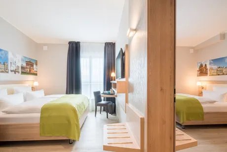 Zimmer mit Verbindungstür