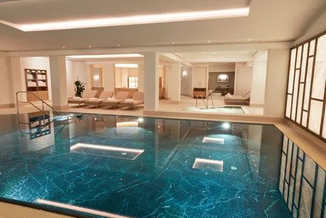 Adlon Pool