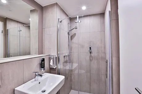 Premier Studiozimmer Badezimmer