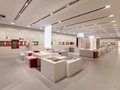 Inhaftiert in Hohenschönhausen, Ausstellungshalle mit Themeninseln Inhaftiert in Hohenschönhausen, Ausstellungshalle mit Themeninseln