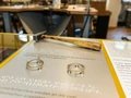 Taststationen ermöglichen auch die haptische Erfahrung der Ausstellung. Die Erläuterungen sind sowohl in Schwarzschrift als auch in Braille zu lesen. Taststationen ermöglichen auch die haptische Erfahrung der Ausstellung. Die Erläuterungen sind sowohl in Schwarzschrift als auch in Braille zu lesen.