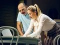 Wer ist Elsa Jean Krakowski? Von li.: Stefan Kiefer und Jessica Ginkel.