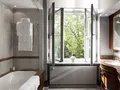Executive Suite-Bathroom