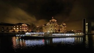 Abendliche Schiffsrundfahrt in Berlin