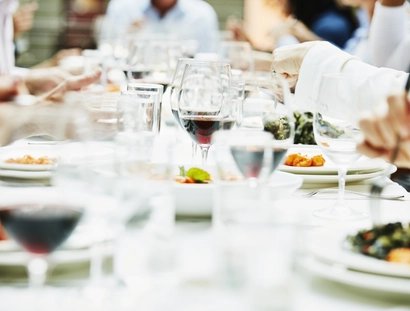 Amici all'interno del ristorante