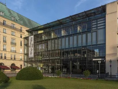 Academia de las Artes en la Pariser Platz de Berlín