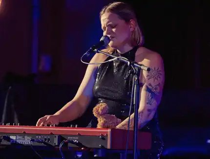 Lina Maly - 10 Jahre Nur zu Besuch