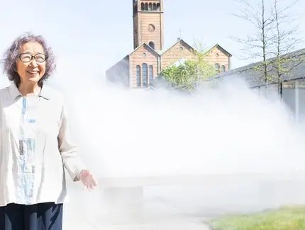 Nebelskultpur von Fujiko Nakaya im Skulpturengarten der Neuen Nationalgalerie