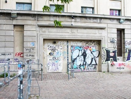 Eingangsbereich des Berghain Berlin, ein ehemaliges Heizkraftwerk