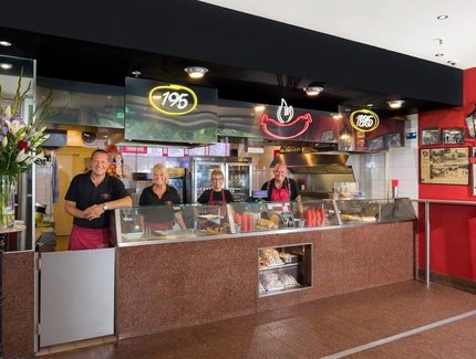Biers Currywurst Ku'Damm 195 à Berlin