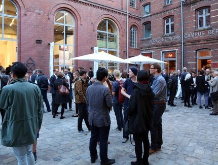 Im Hof der Galerie Architekturforum Aedes 