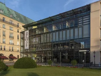 Academia de las Artes en la Pariser Platz de Berlín
