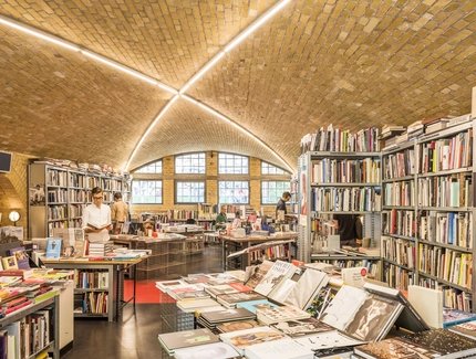  Buchhandlung Bücherbogen an Savignyplatz in Berlin