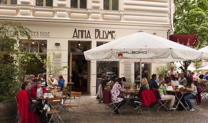 Terrasse und Eingang vom Café Anna Blume Terrasse und Eingang vom Café Anna Blume